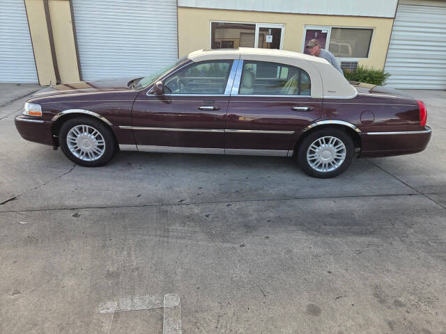 lincoln town car 2006 1LNHM83W46Y605909 image lincoln town car 2006 1LNHM83W46Y605909 image